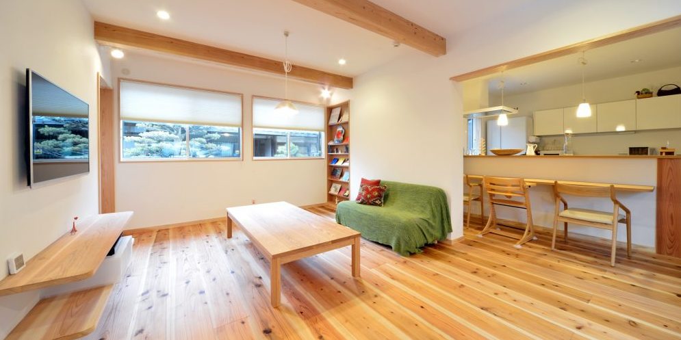 ウッディなリビングダイニング横位置−6